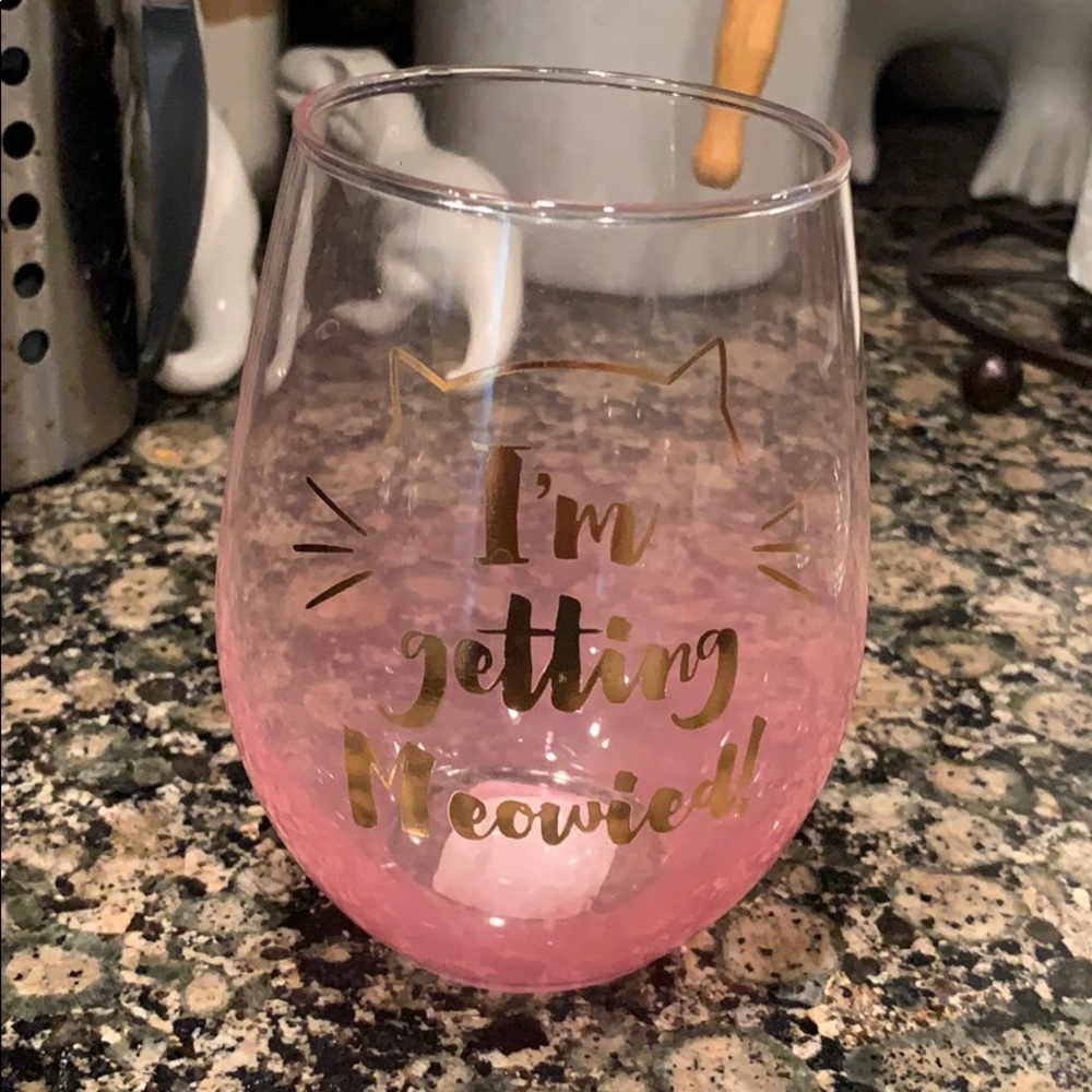 I’m getting meowied stemless wine glass